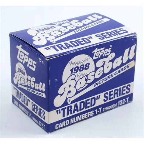 Topps traded Baseball Set 132 Cards